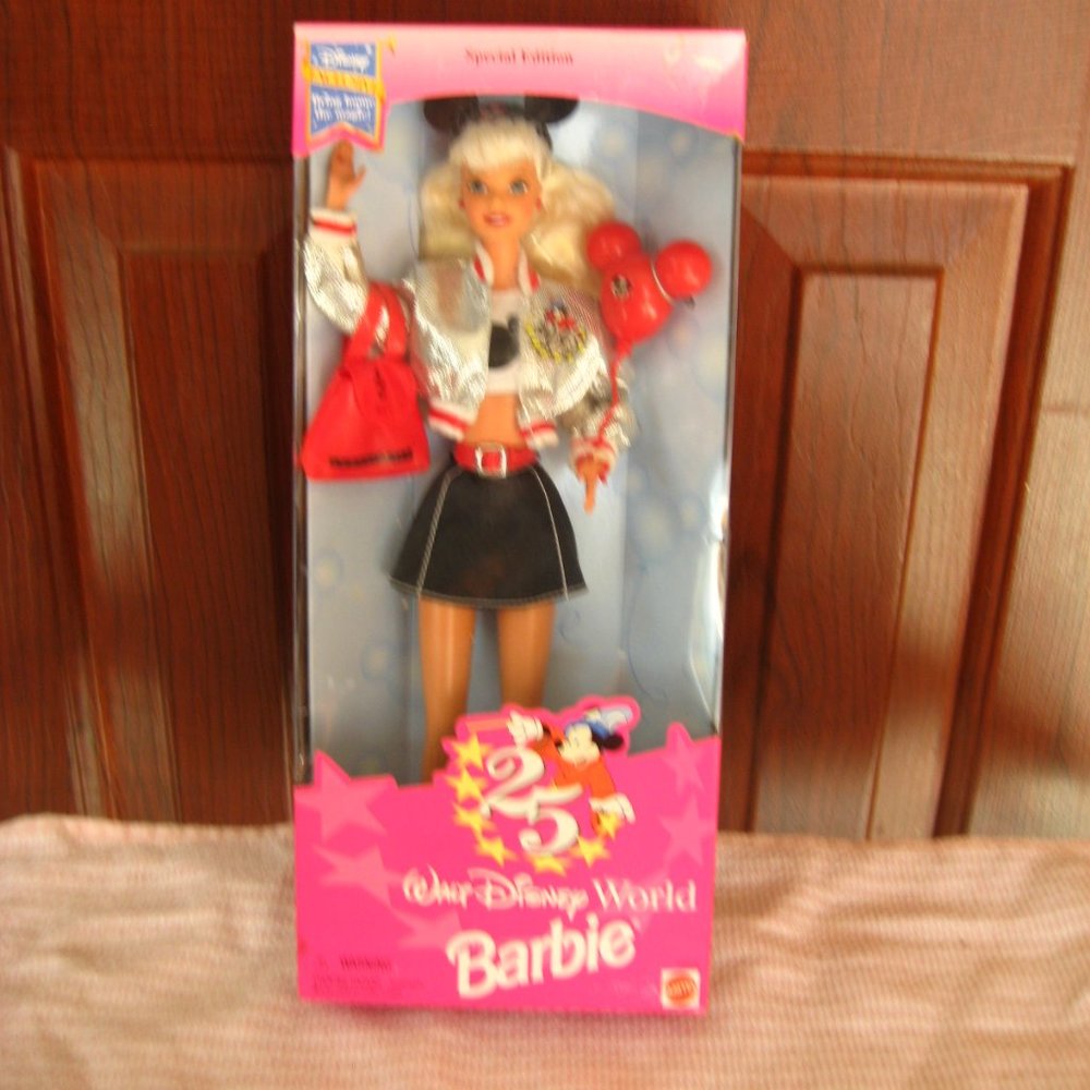 NWT SPECIAL EDITION BARBIE  1997